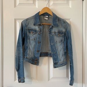 Cropped denim jacket